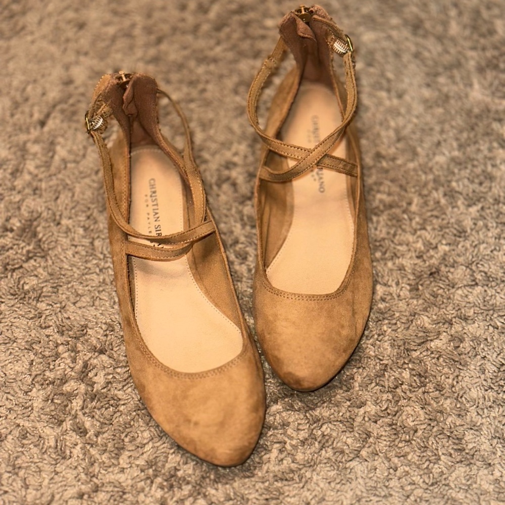 Tan/brown flats